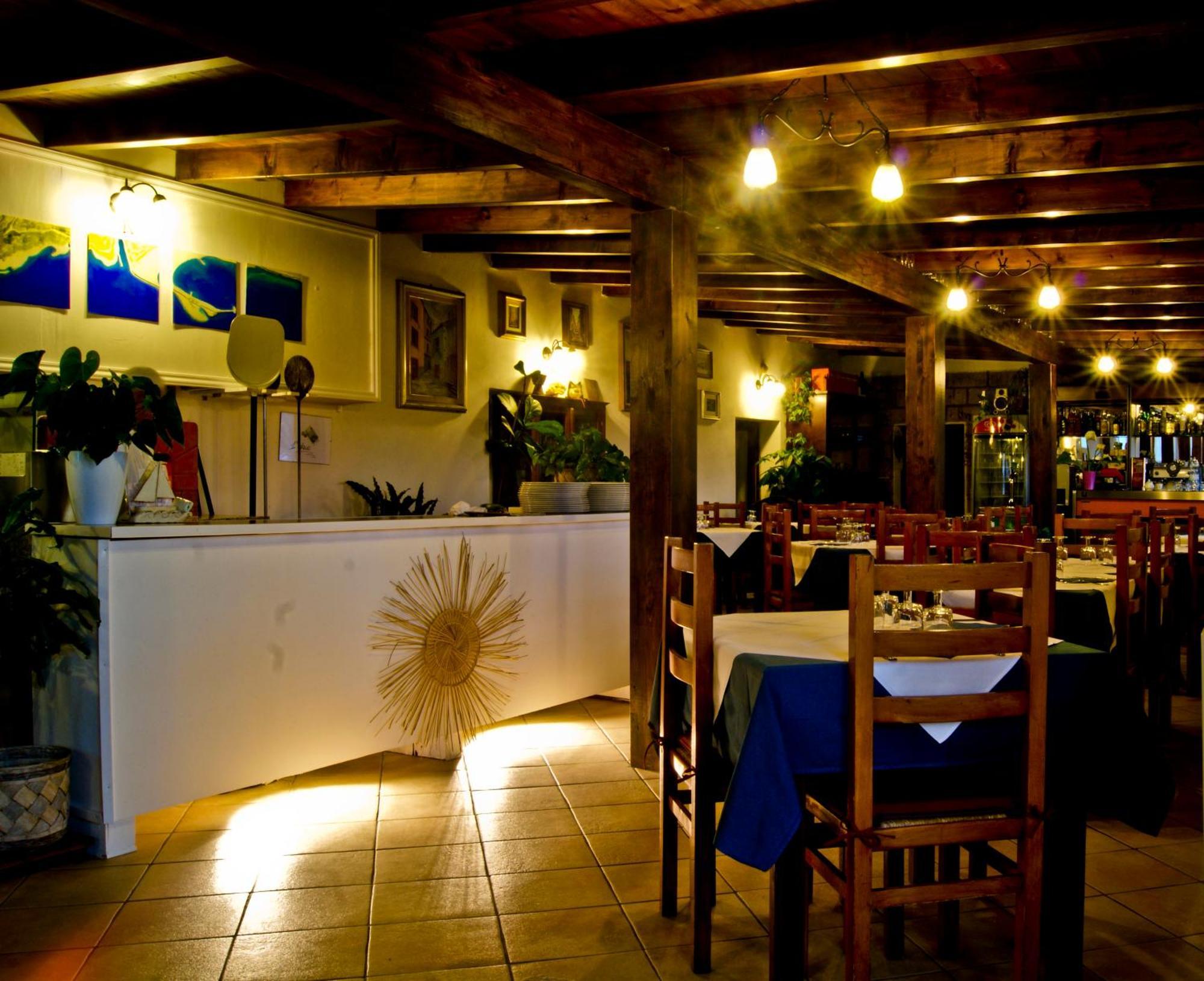 Hotel Miramare Bosa Marina Buitenkant foto