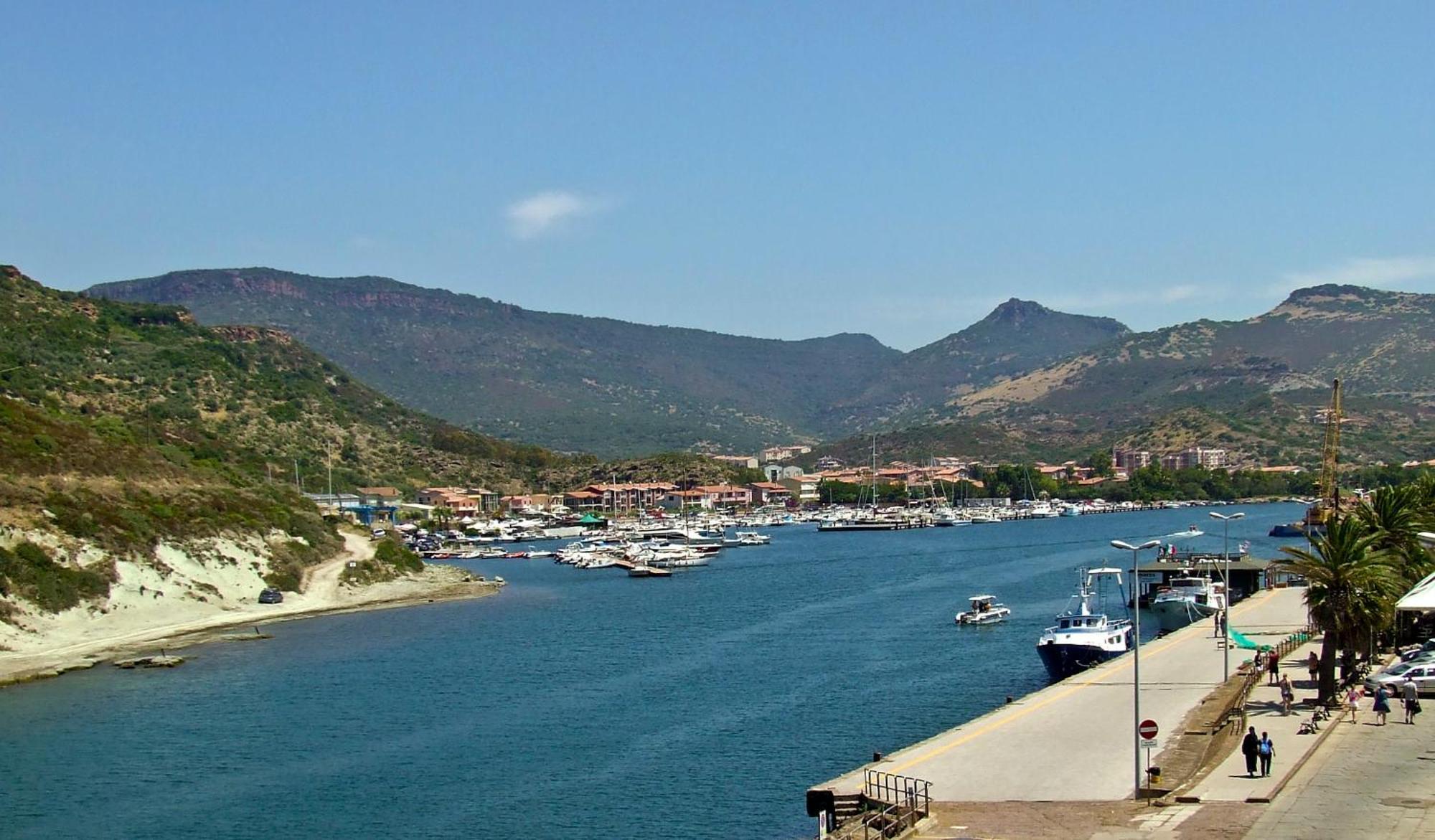 Hotel Miramare Bosa Marina Buitenkant foto