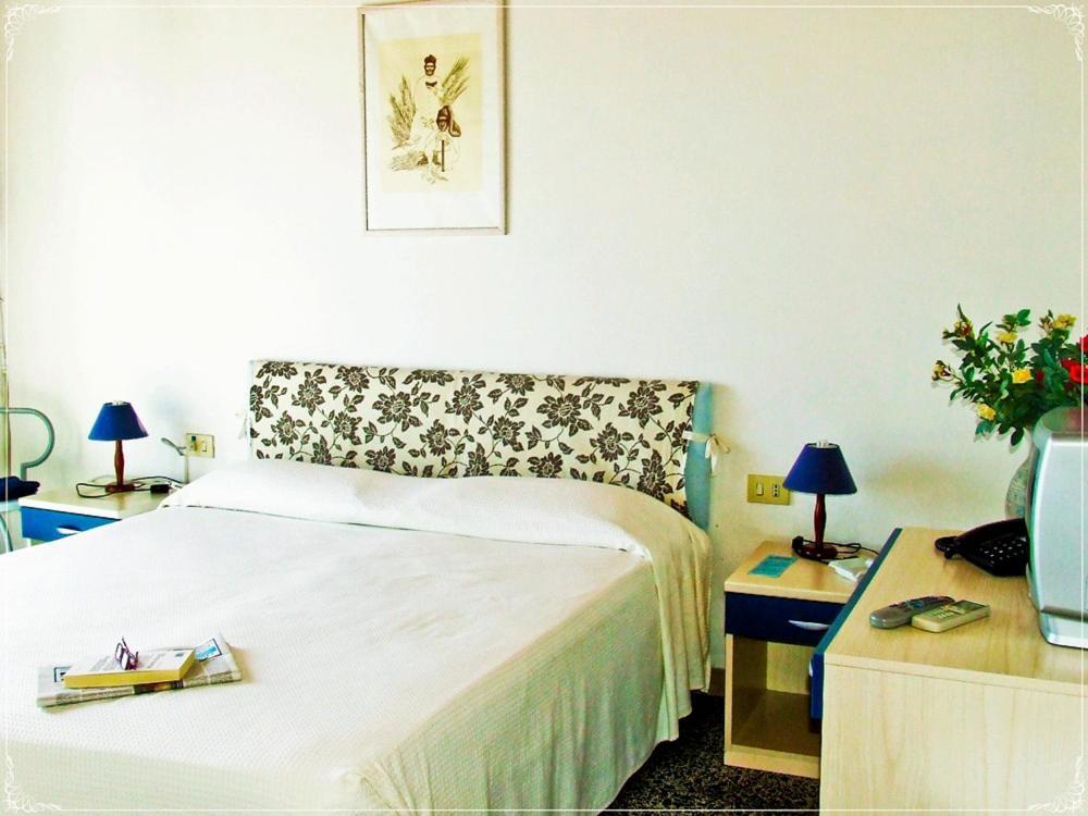 Hotel Miramare Bosa Marina Kamer foto